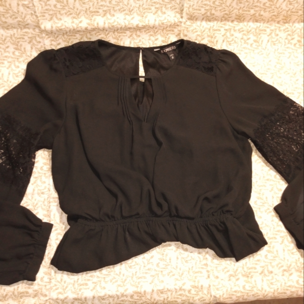 Express lace sleeves  🖤 dress size m black
